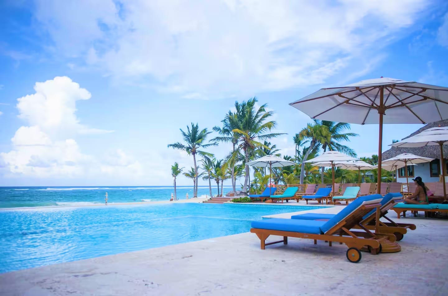 WhatsApp Image 2026-07-14 at 11.37.58 AM (2) Apartamentos en venta en Punta Cana Cana Rock Star Luxury