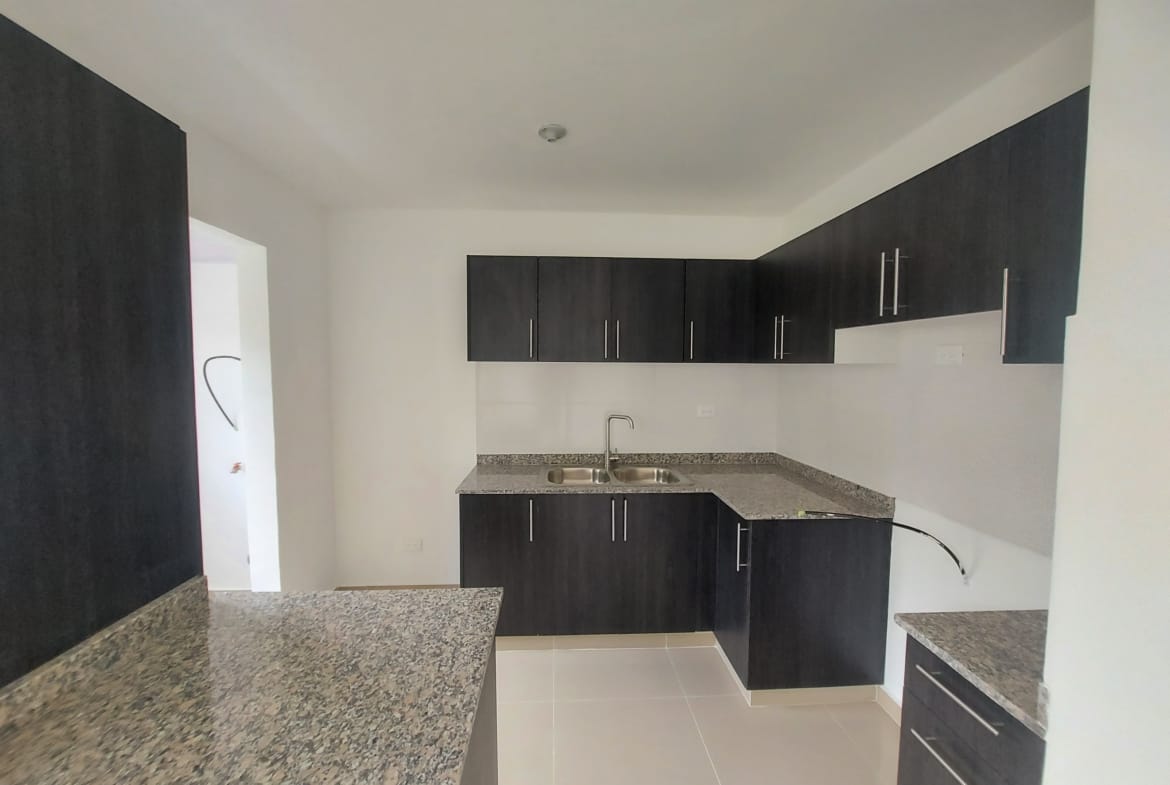 Alquiler de Apartamento 3 Habitaciones en Residencial Garden City