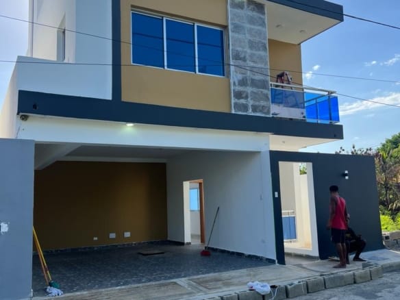 ¡Descubre Tu Nuevo Hogar en Brisa Oriental!