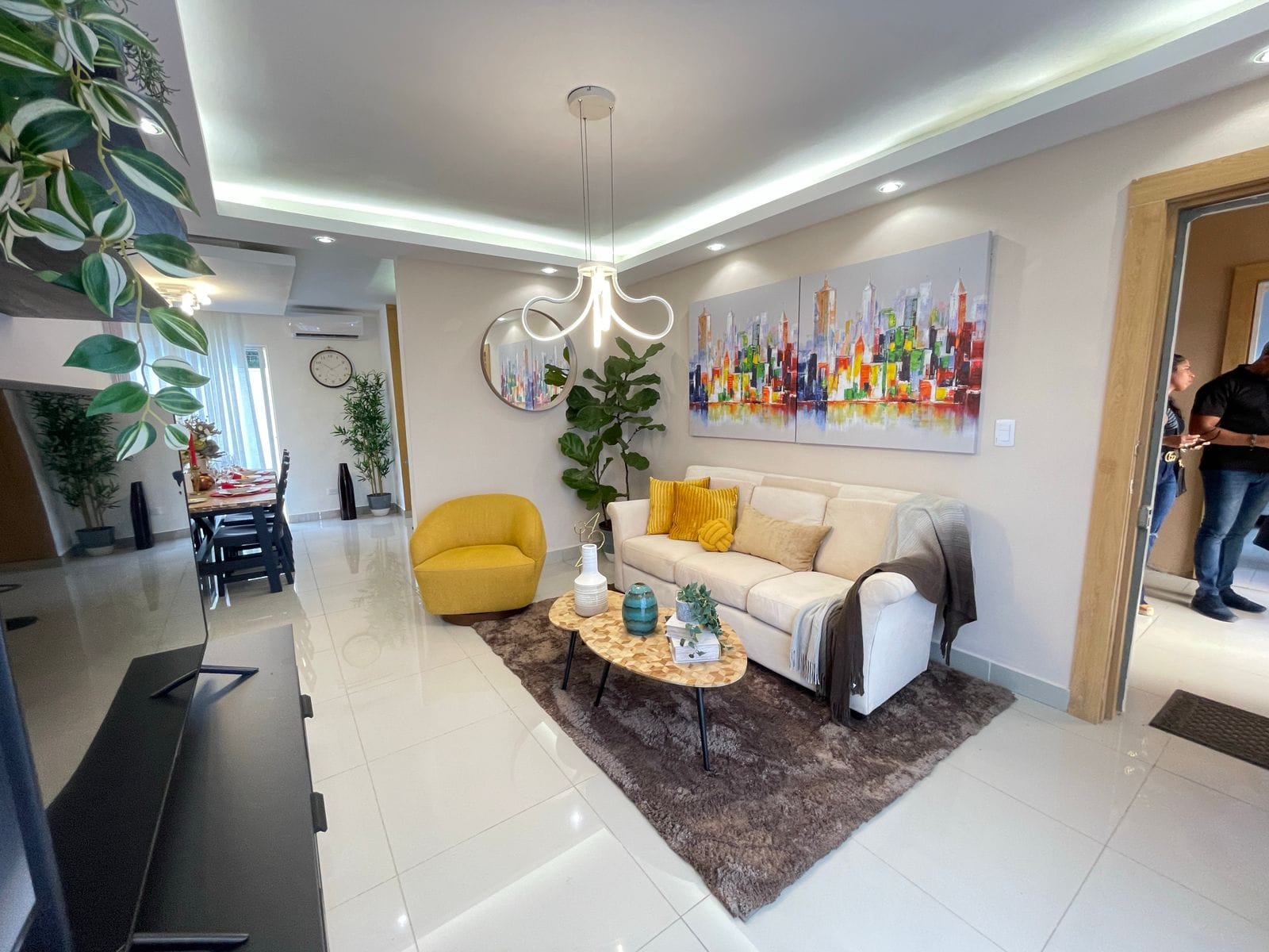 Apartamentos en la Av. Ecológica con Piscina