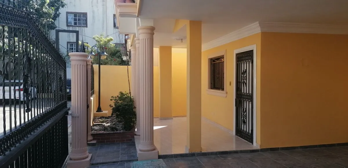 EB-JK9724 (20) casa en venta en Cabirma del Este Santo Domingo Este cerca de supermercado Bravo